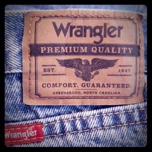 Wrangler mens jeans almost new 40 x 32